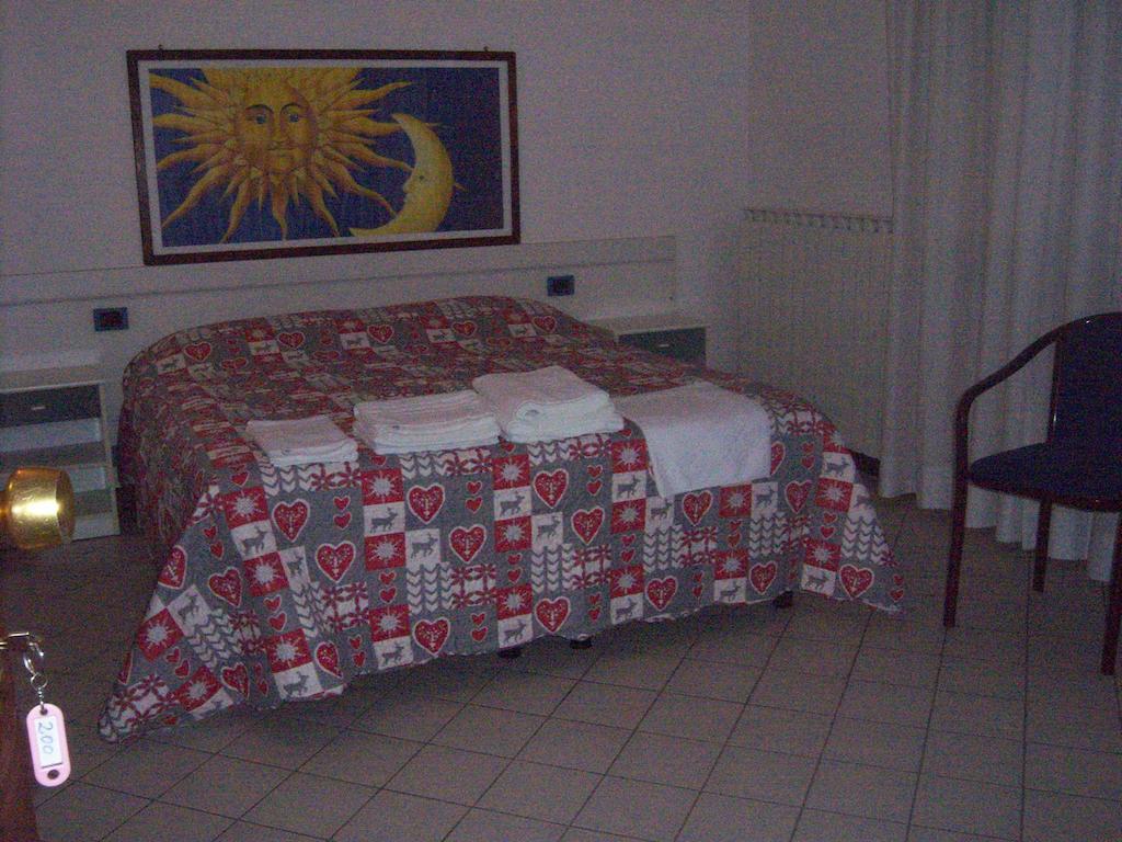 Nuovo Hotel Tripoli Settimo Vittone Room photo